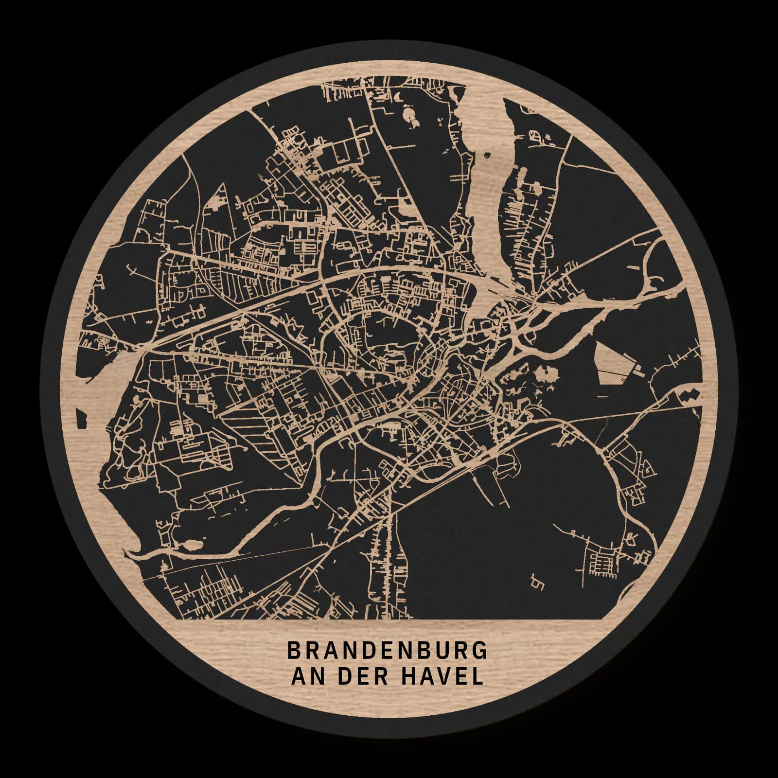 Brandenburg an der Havel – Island town and historic centres, 35 × 35 cm. Round wooden city map made from oiled oak – two layers with a black back plate.