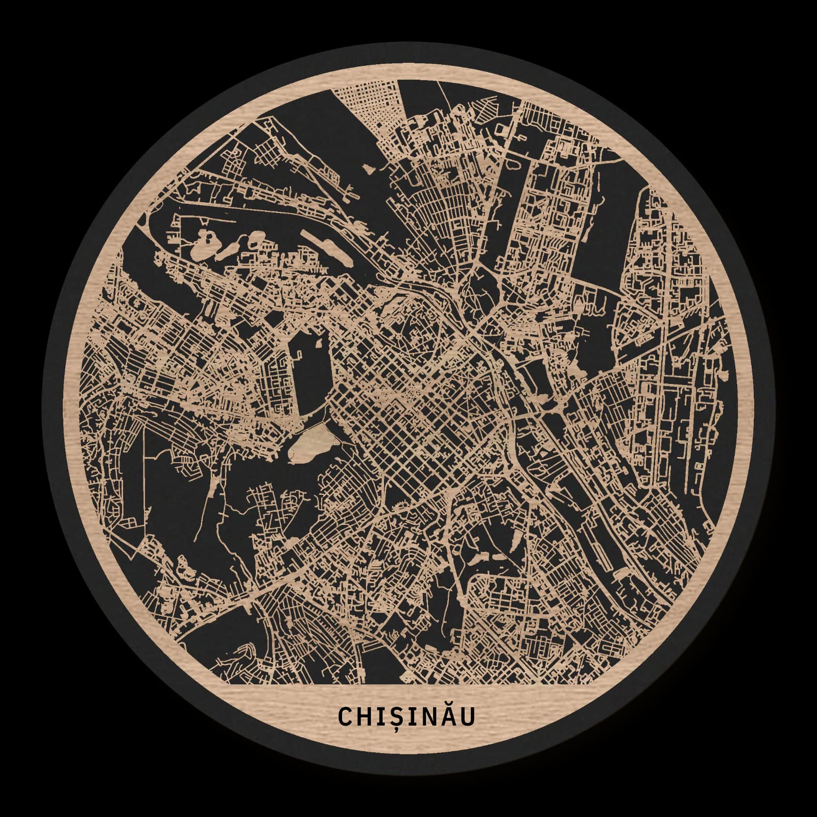 Chișinău – Stadtüberblick, 35 × 35 cm. Runder Stadtplan aus Holz, gefertigt aus geöltem Eichenholz – zwei Schichten mit schwarzer Rückenplatte.