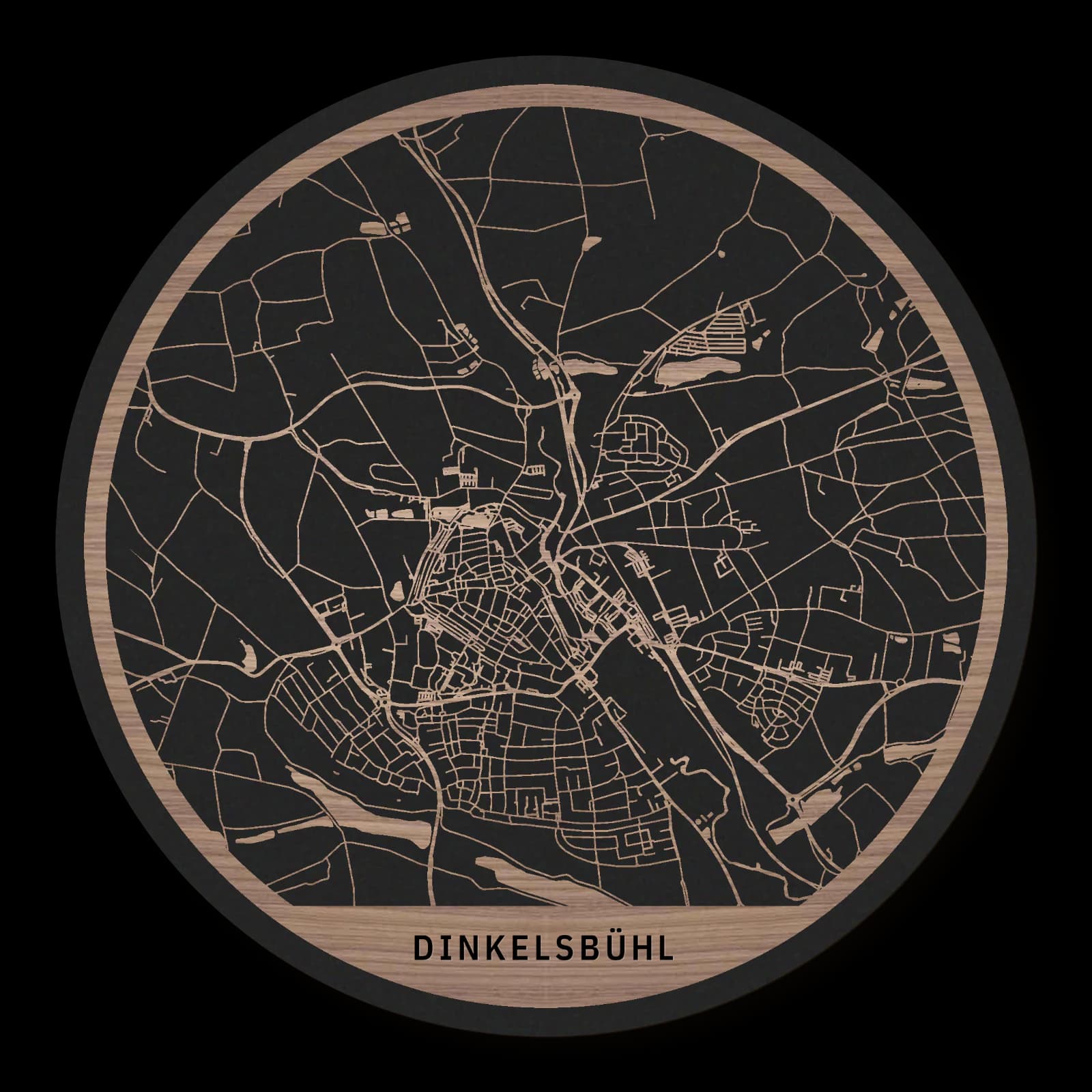 Dinkelsbühl – Altstadt und Wörnitzaue, 35 × 35 cm. Runder Stadtplan aus Holz, gefertigt aus geöltem Nussbaumholz – zwei Schichten mit schwarzer Rückenplatte.