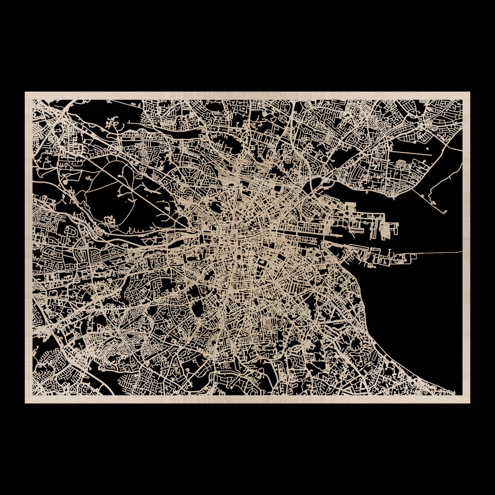 Dublin – Universitätsstadt zwischen Parks und Hafenbecken, 50 × 35 cm. Rechteckiger Stadtplan aus Holz, gefertigt aus geöltem Ahornholz.
