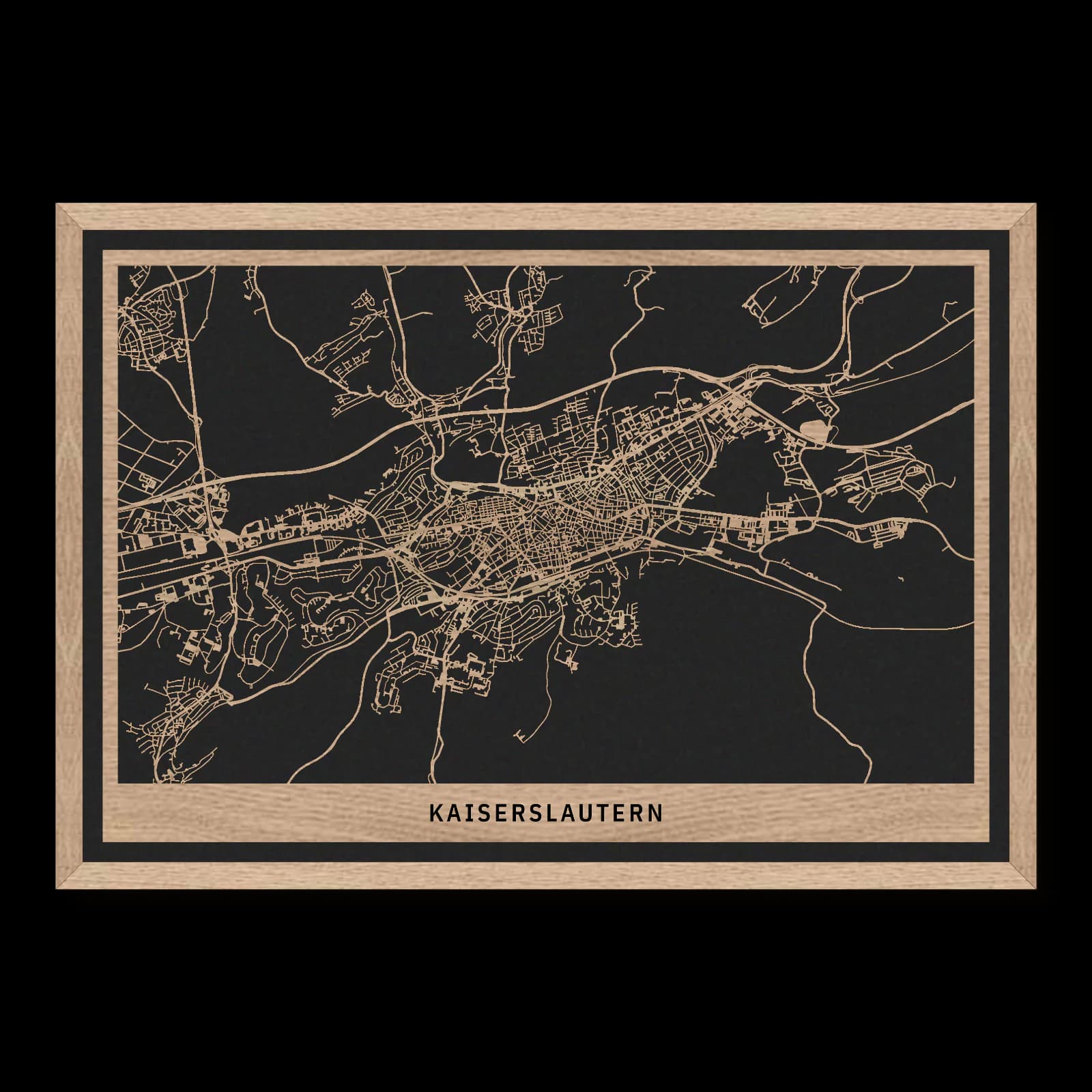 Kaiserslautern – Gartenstadt zwischen Fußballhöhe und Volkspark, 50 × 35 cm. Rechteckiger Stadtplan aus Holz, gefertigt aus geöltem Eichenholz – zwei Schichten mit schwarzer Rückenplatte und Rahmen.
