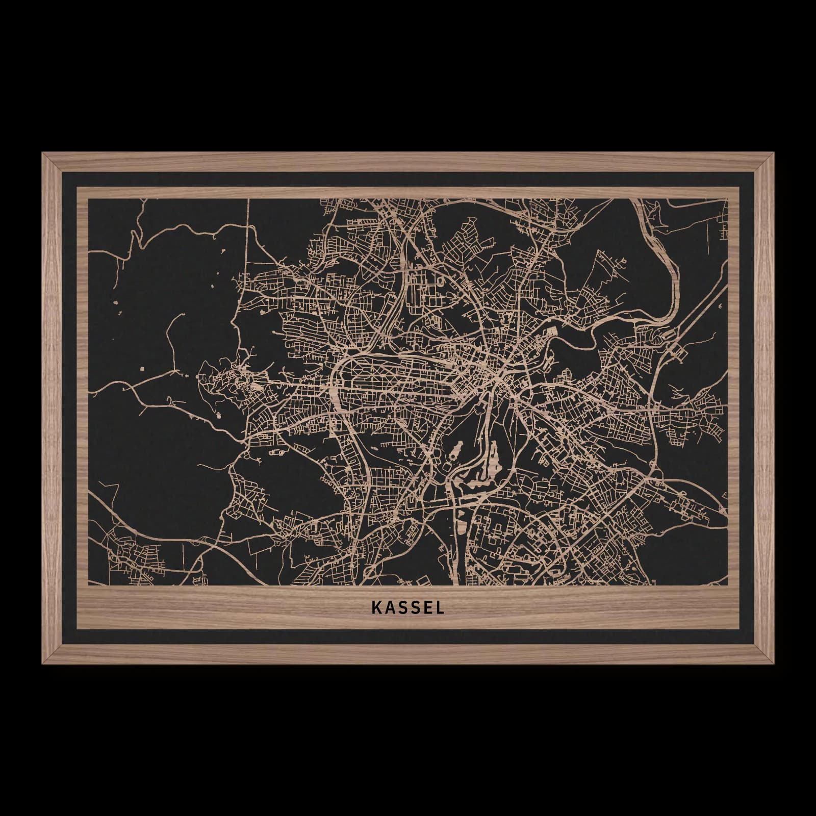 Kassel als Holz-Stadtplan aus geöltem Nussbaum, 35 × 50 cm.