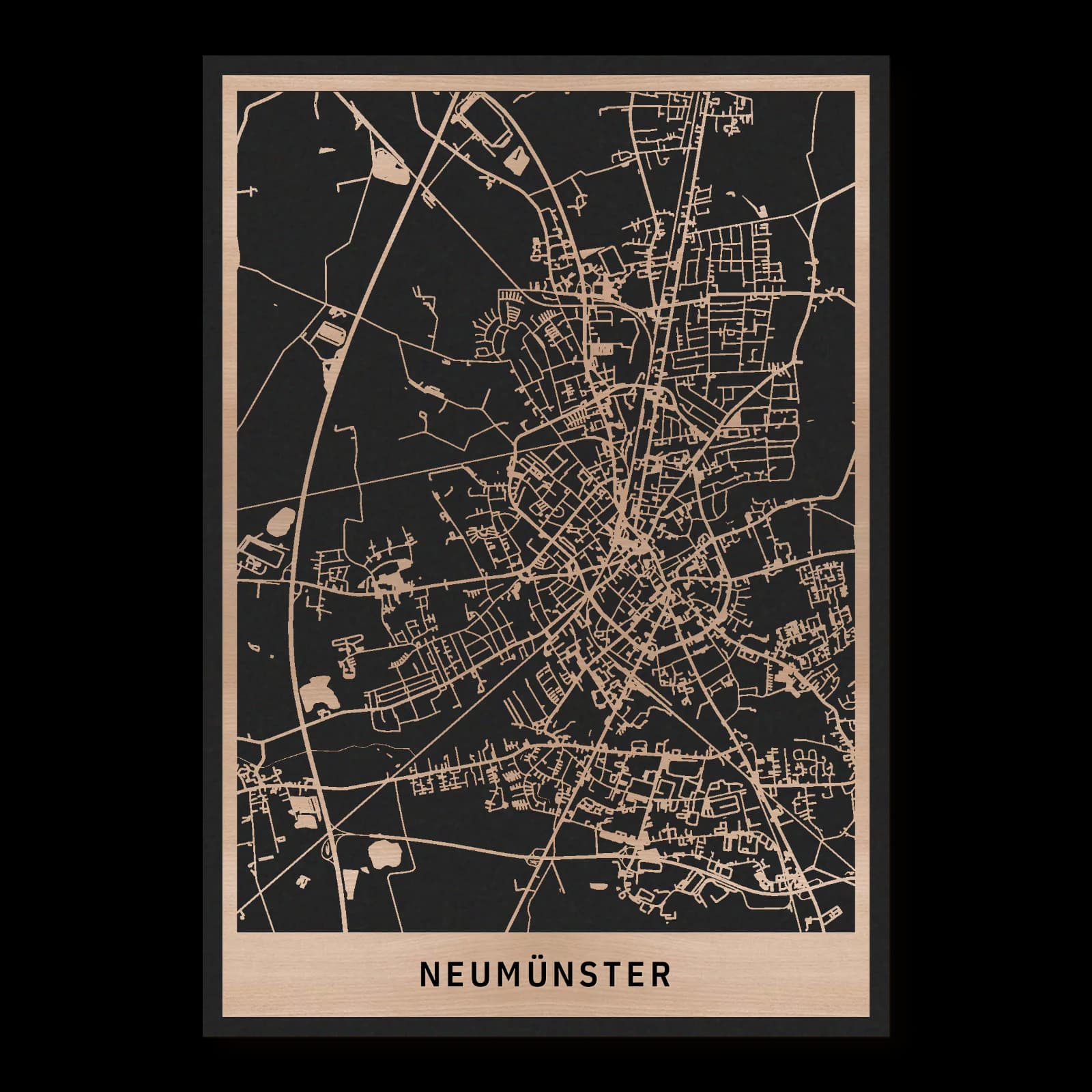 Neumünster – Textilstadt zwischen Park und Quartieren, 35 × 50 cm. Rechteckiger Stadtplan aus Holz, gefertigt aus geöltem Buchenholz – zwei Schichten mit schwarzer Rückenplatte.