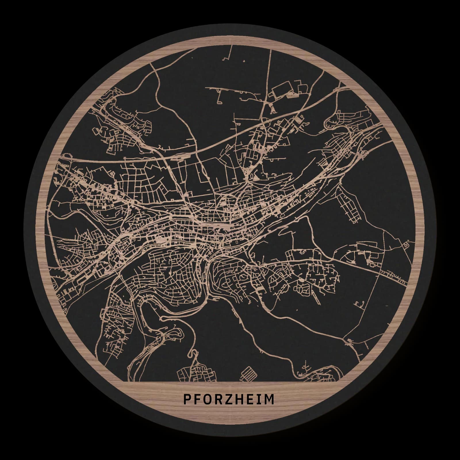 Pforzheim – Flusstäler, Schmuck und Stadtlandschaft, 35 × 35 cm. Runder Stadtplan aus Holz, gefertigt aus geöltem Nussbaumholz – zwei Schichten mit schwarzer Rückenplatte.